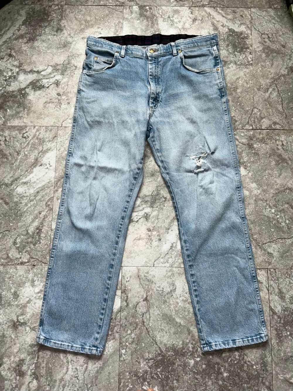 Wrangler Men’s Regular Fit Flex Jeans, 855WAQL Light Wash Denim, 36x30
